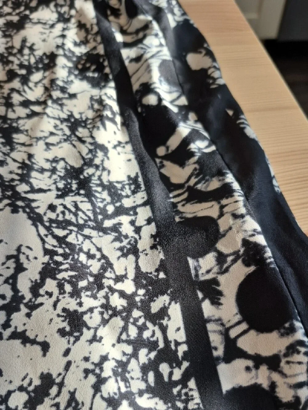 Michael Michael Kors Black & White Abstract Print Sleeveless Tie Waist Dress
